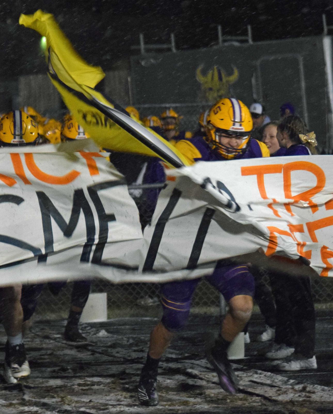 DeForest banner